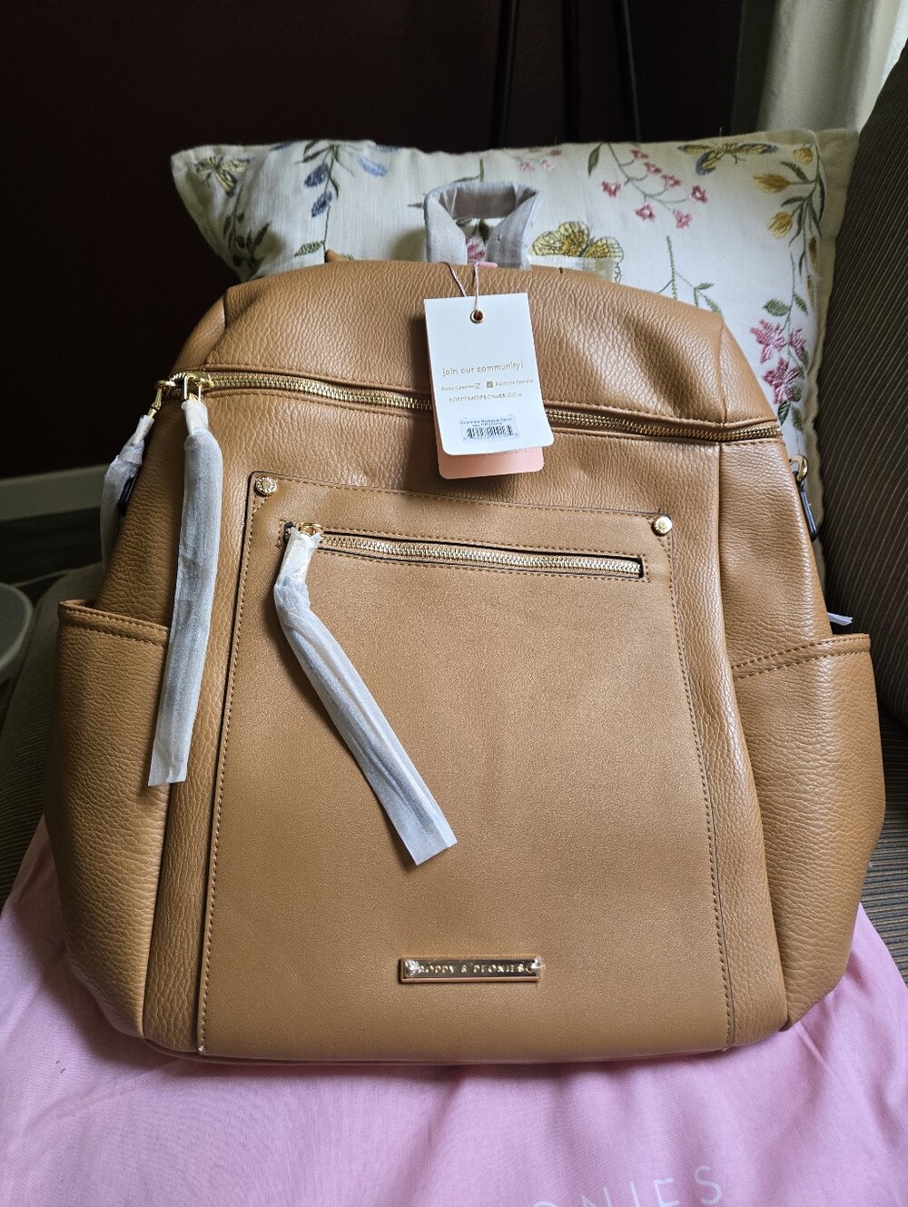 NWT Poppy & Peonies Commuter Backpack Camel Vegan Leather Laptop Travel Work Bag - Picture 2 of 8